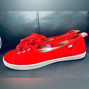 ROCKET DOG WOMENS FLATS SHOES IN RED preloved but like new condition. In size 8